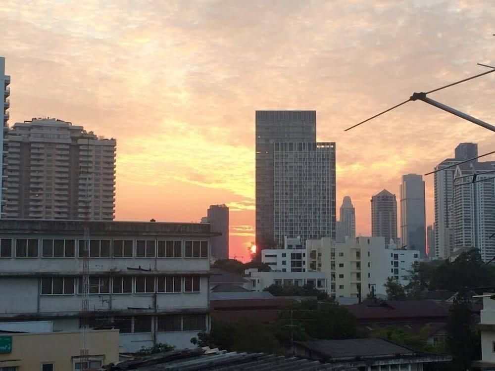 Jellybean Ezy Hostel Sathorn Bangkok Exterior foto