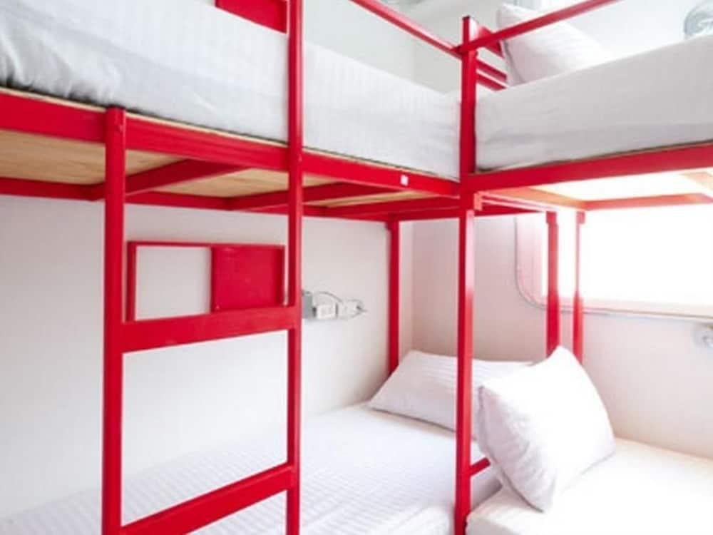Jellybean Ezy Hostel Sathorn Bangkok Exterior foto