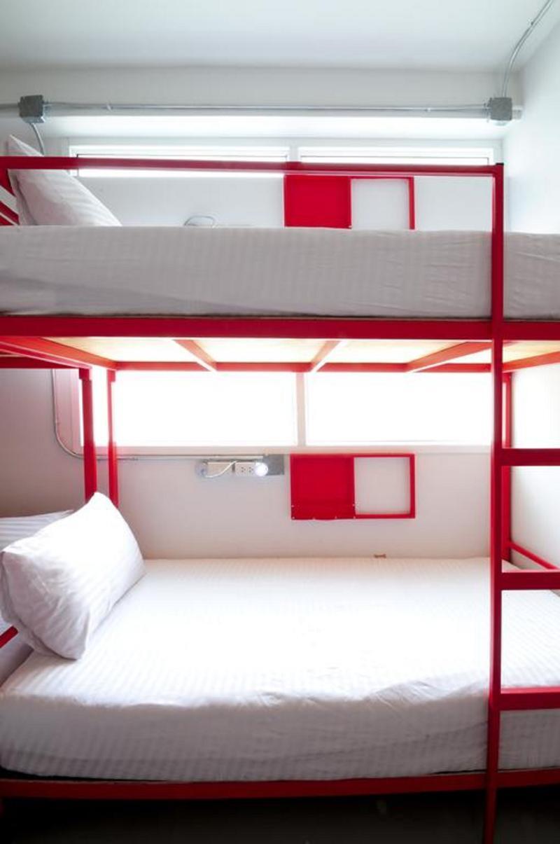 Jellybean Ezy Hostel Sathorn Bangkok Exterior foto